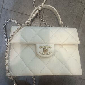 CHANEL White Quilted Top-Handle Shoulder Bag with Chain Strap